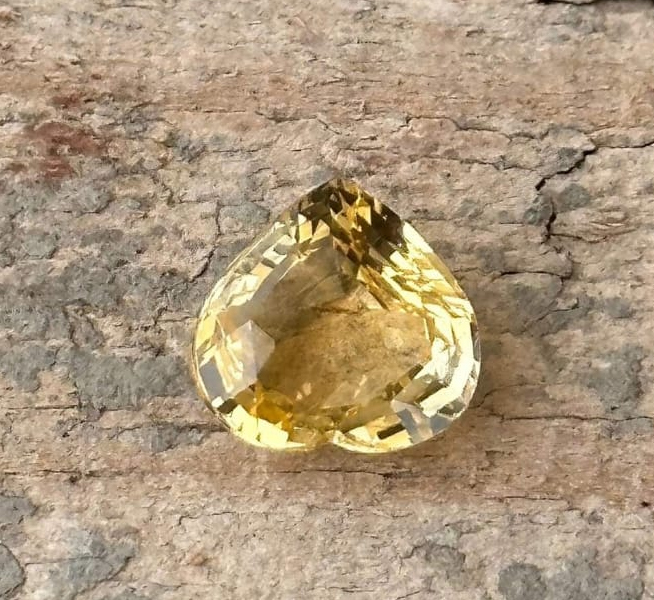 Yellow Sapphire 14